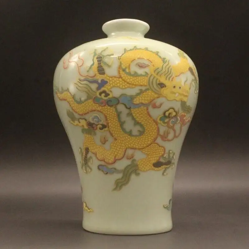 Chinese Famille Rose Porcelain Hand Painted Dragon Pattern Vase 6.30 inch decoration crafts
Chinese Famille Rose Porcelain Hand Painted Dragon Pattern Vase 6.30 inch decoration crafts