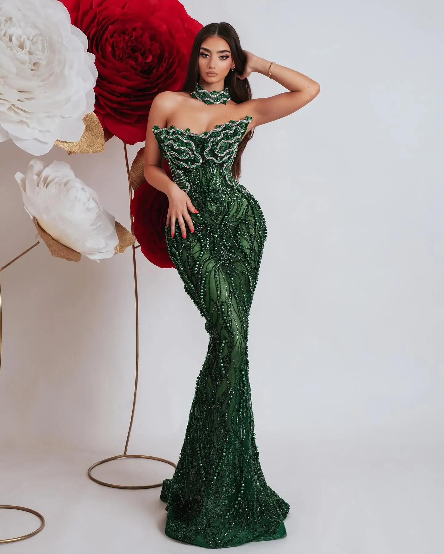 Women's Green Bandage Dress Sheer Mesh Mermaid Evening Gown Beaded Floral Embroidery Strapless Party Dress with Red Accents
Women's Green Bandage Dress Sheer Mesh Mermaid Evening Gown Beaded Floral Embroidery Strapless Party Dress with Red Accents