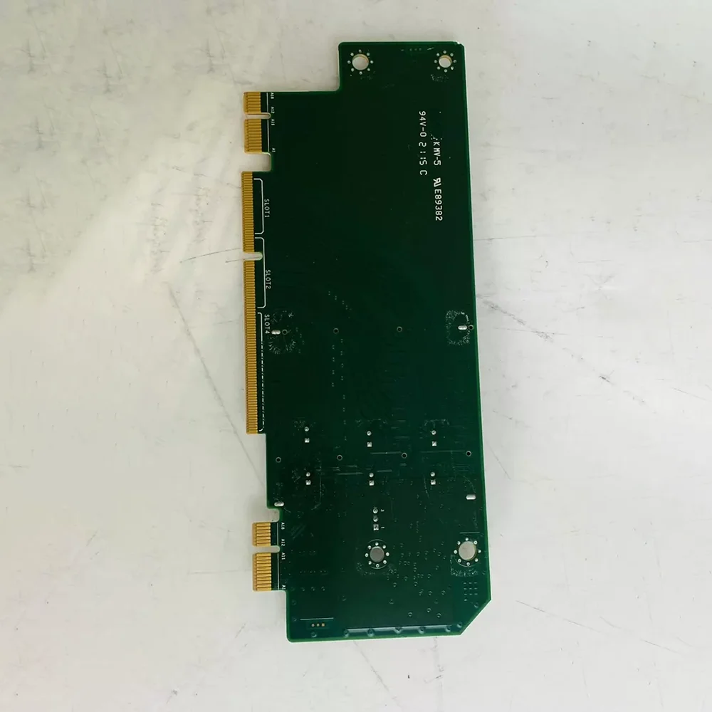 The 2U Passive Expansion Card RSC-W2-8888G4
The 2U Passive Expansion Card RSC-W2-8888G4