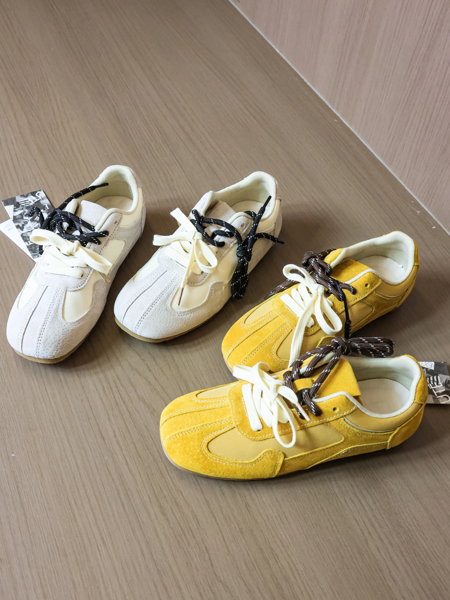 Comfortable Lightweight Soft Bottom Lace-Up Casual Shoes Women's 2026 Spring New Square Head Flat Bottom Retro Deqin Shoes
Comfortable Lightweight Soft Bottom Lace-Up Casual Shoes Women's 2026 Spring New Square Head Flat Bottom Retro Deqin Shoes