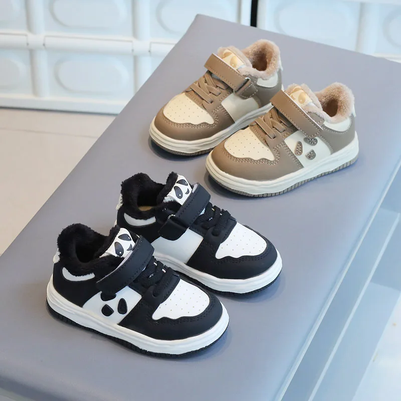 New Children's Shoes Boys' Fashion Panda Casual Shoes Thickened Warm Girls' Two-Cotton Board Shoes
New Children's Shoes Boys' Fashion Panda Casual Shoes Thickened Warm Girls' Two-Cotton Board Shoes