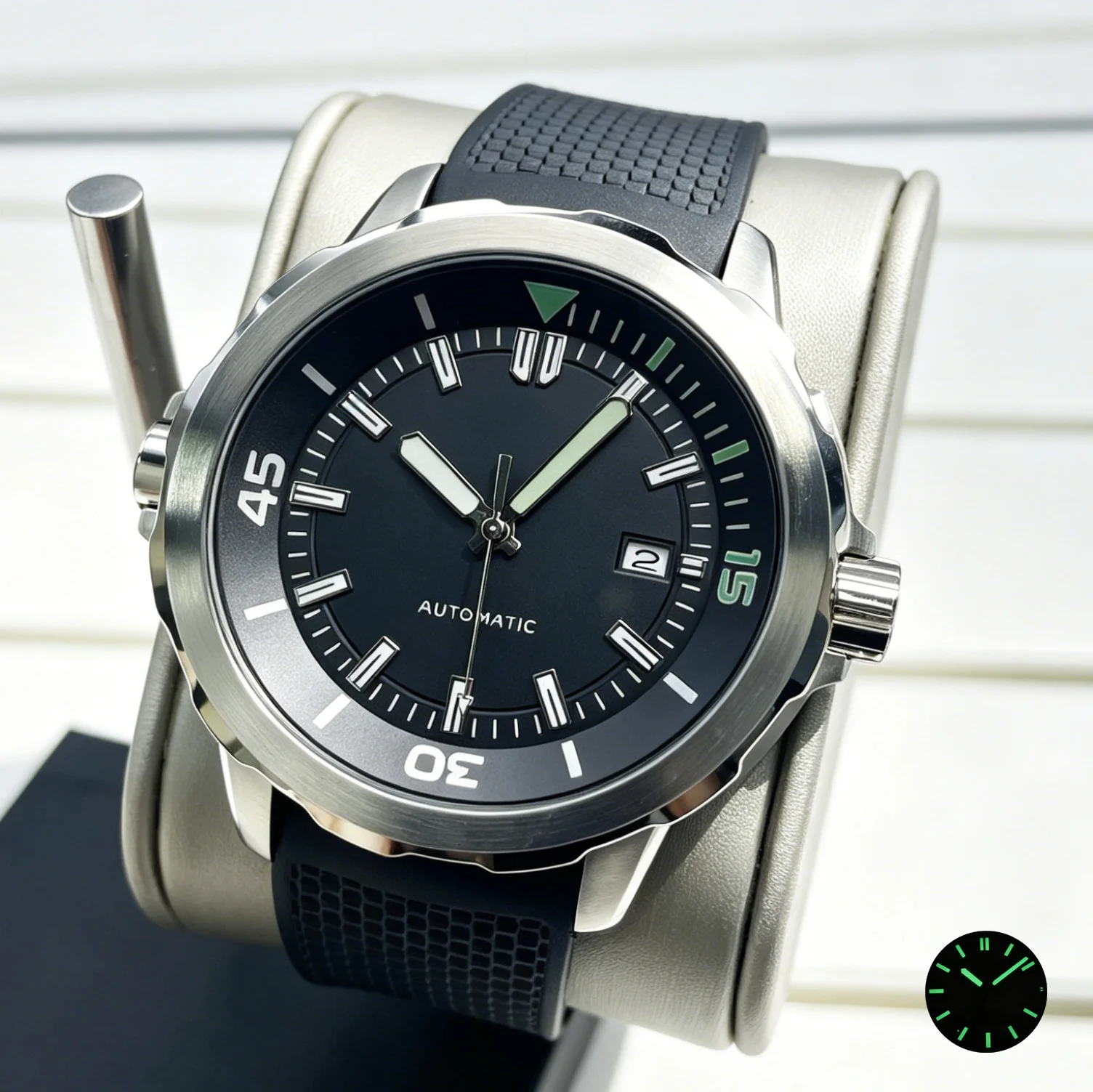 A fashionable and exquisite men's automatic mechanical watch, equipped with the Chinese NH35 movement, water-resistant, with lum
A fashionable and exquisite men's automatic mechanical watch, equipped with the Chinese NH35 movement, water-resistant, with lum