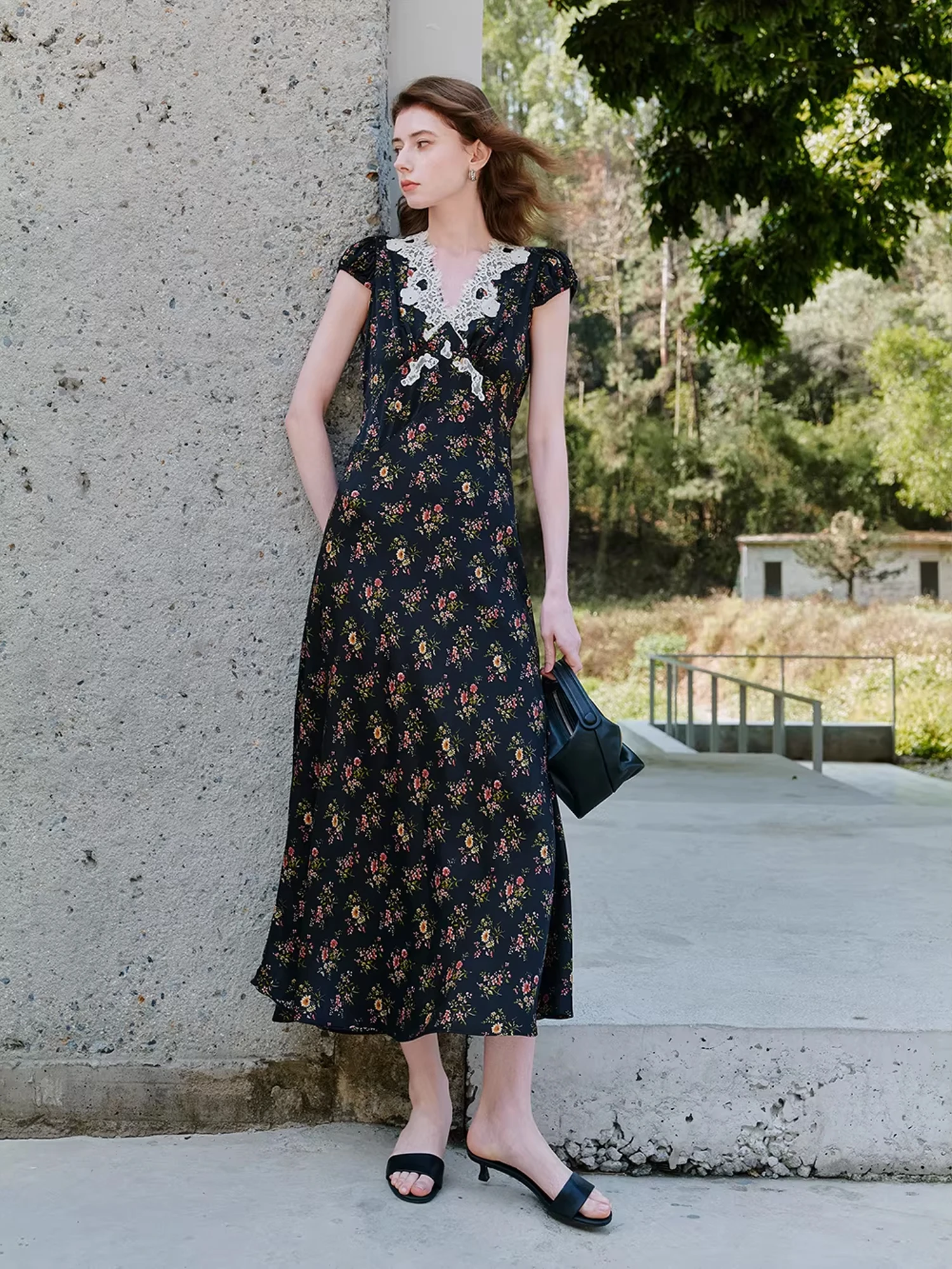Affinity U8682 Silk Georgette Lace Patchwork Dress French Style Bubble Sleeve V-Neck Slim Fit Short Sleeve Summer Dress
Affinity U8682 Silk Georgette Lace Patchwork Dress French Style Bubble Sleeve V-Neck Slim Fit Short Sleeve Summer Dress