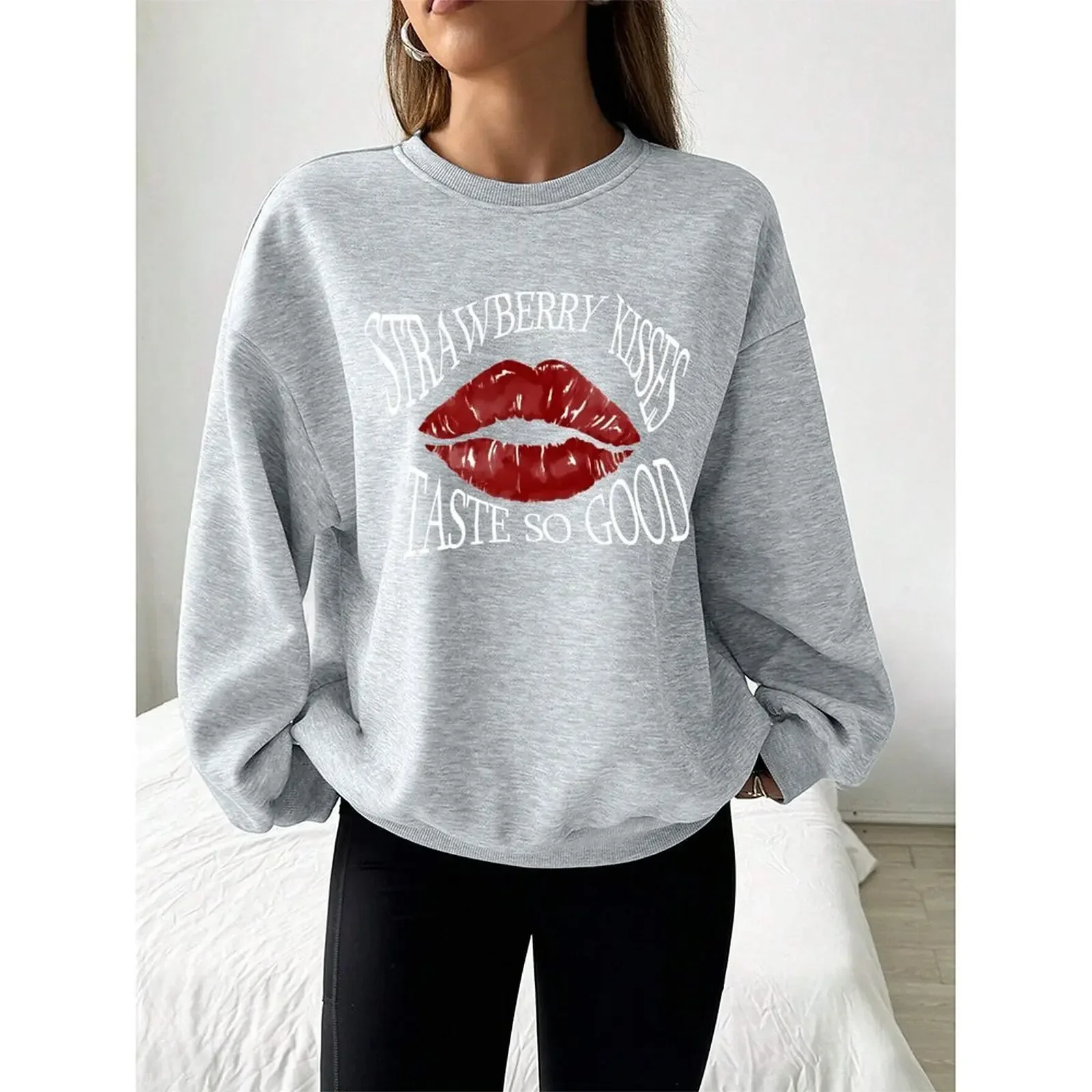 Round Neck Top Velvet Sweater Female Long Sleeve Regular Length Print Pattern Stylish Design Casual Style Black
Round Neck Top Velvet Sweater Female Long Sleeve Regular Length Print Pattern Stylish Design Casual Style Black