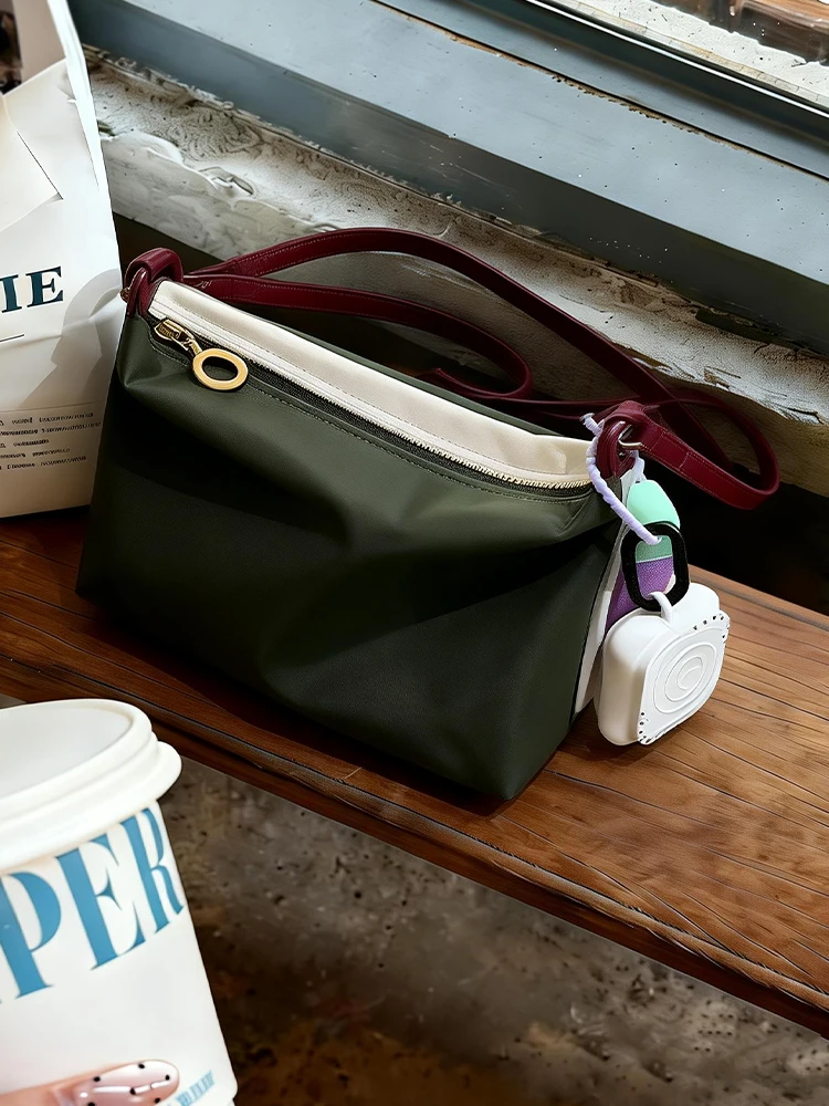 Military Green Oxford Cloth Small Work Bag Ladies Commuter Shoulder Bag Summer New Style Chic Youth Handbag Zipper Closure
Military Green Oxford Cloth Small Work Bag Ladies Commuter Shoulder Bag Summer New Style Chic Youth Handbag Zipper Closure