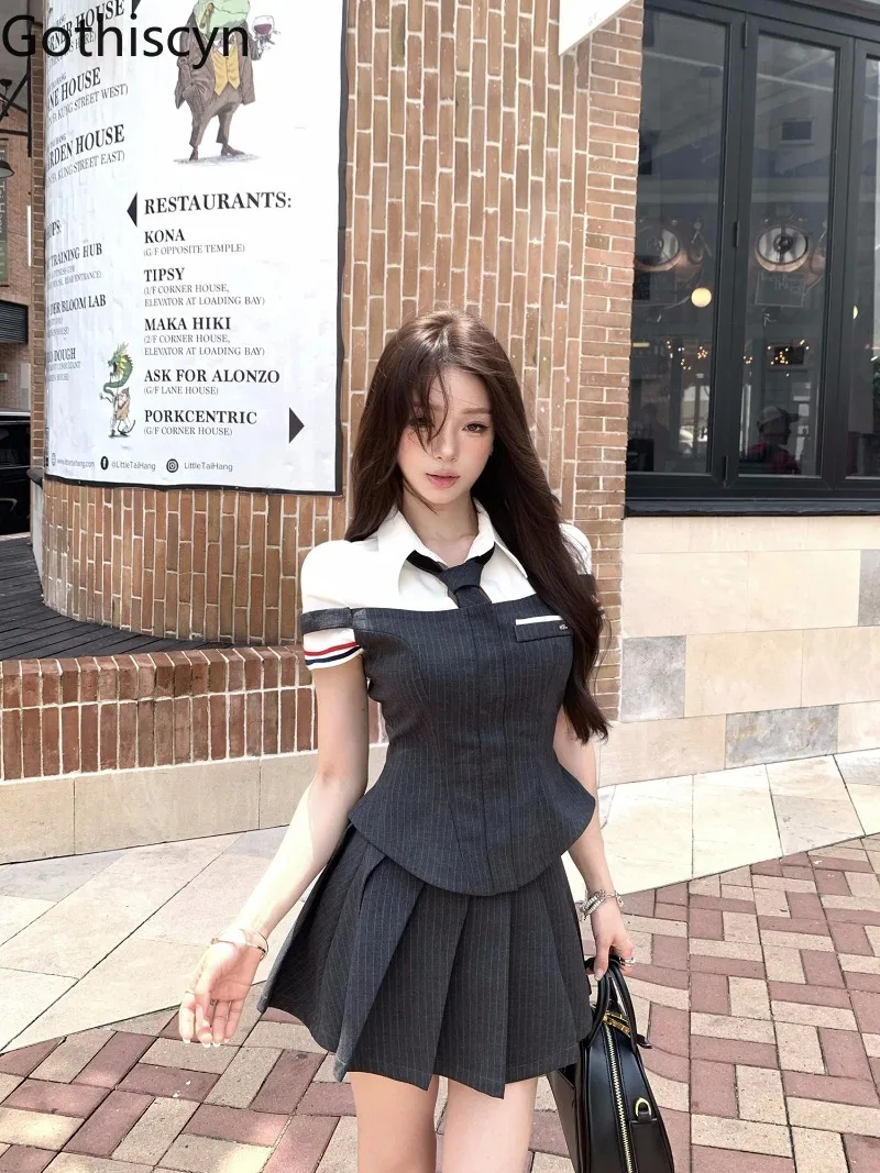 Gothiscyn Preppy Style Set Women's Summer Striped Patchwork Shirt Pleated Short Skirt Two-piece Set Fashion Female Clothes
Gothiscyn Preppy Style Set Women's Summer Striped Patchwork Shirt Pleated Short Skirt Two-piece Set Fashion Female Clothes