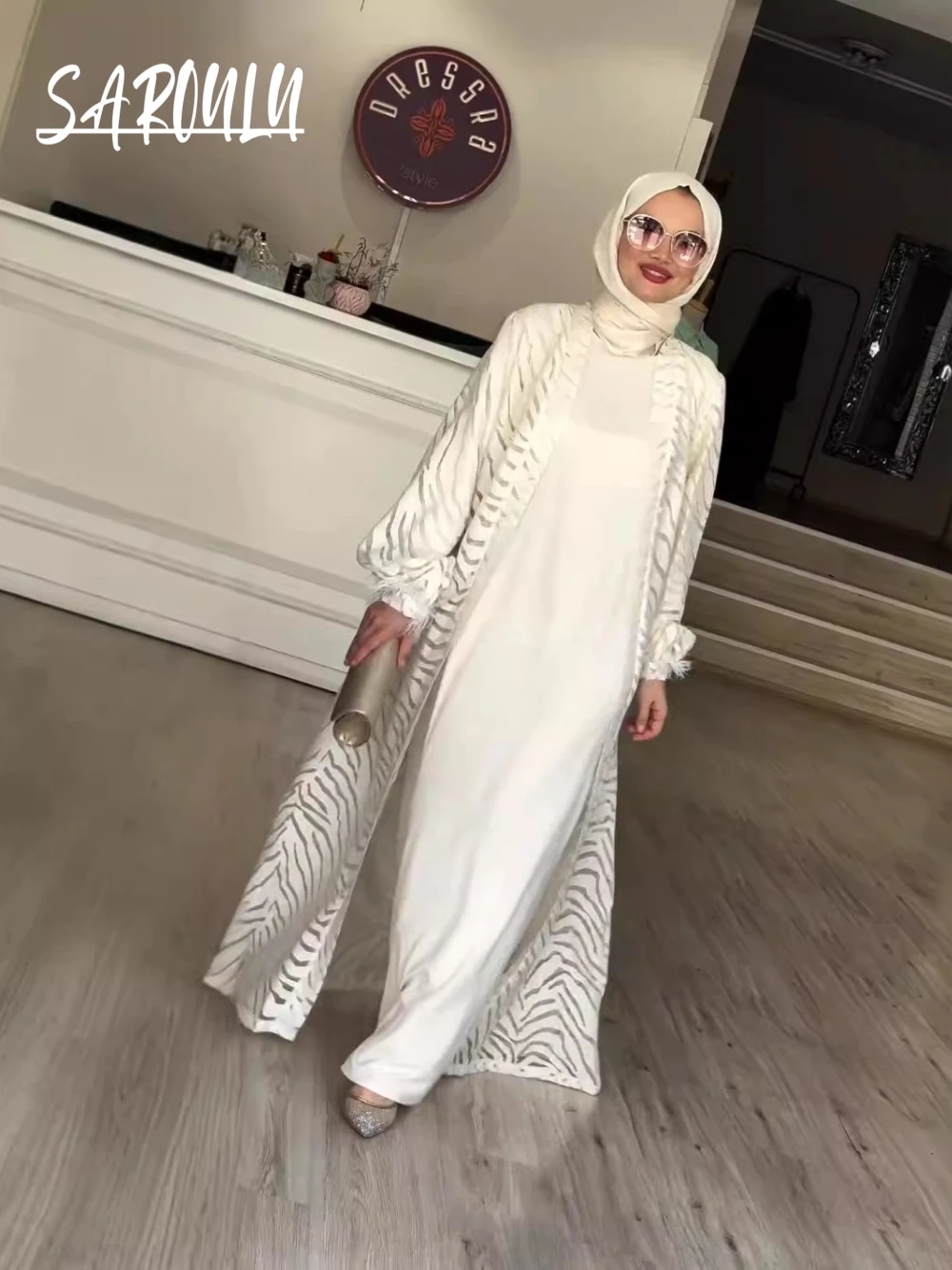Muslim Delicate Caftan Patterned Prom Gown White Jacket Feathers Fashionable Evening Dress Plus Size High Quality Party Wear
Muslim Delicate Caftan Patterned Prom Gown White Jacket Feathers Fashionable Evening Dress Plus Size High Quality Party Wear