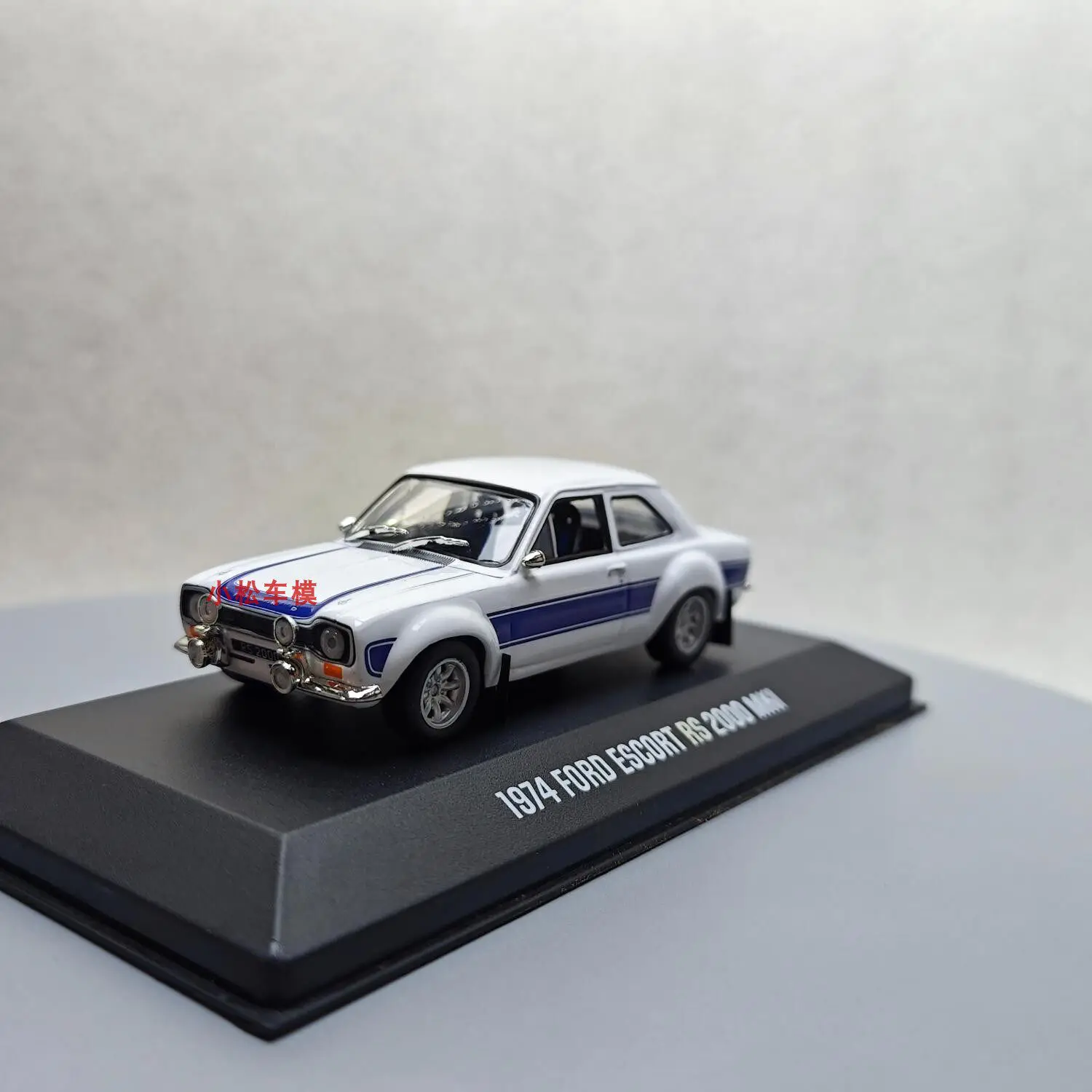 Масштабная модель автомобиля 1:64 Ford Escort RS 2000 MkI 1974 года, коллекционная, из сплава, игрушка, украшение, подарок
Масштабная модель автомобиля 1:64 Ford Escort RS 2000 MkI 1974 года, коллекционная, из сплава, игрушка, украшение, подарок