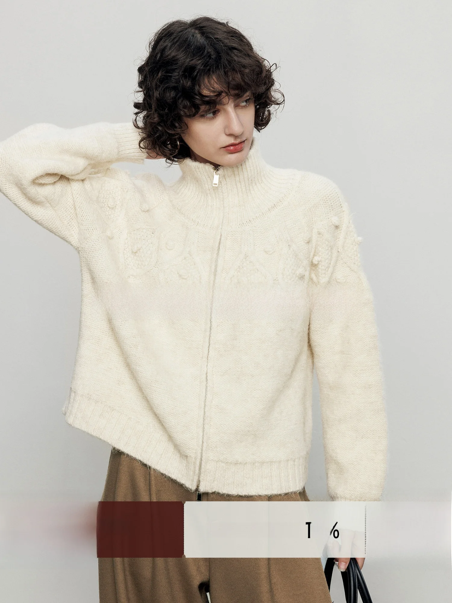 Christmas Style High Collar Knitted Sweater with Zipper Casual Leisure Top Women's Spring Fashion Polyester Fiber Long Sleeve
Christmas Style High Collar Knitted Sweater with Zipper Casual Leisure Top Women's Spring Fashion Polyester Fiber Long Sleeve