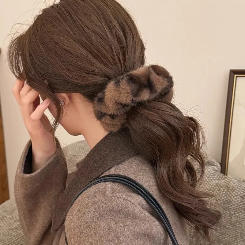 Leopard Print Plush Scrunchie High Elasticity Extra Thick Hair Tie for Women Premium Soft Comfortable Fashion Hair Accessory
Leopard Print Plush Scrunchie High Elasticity Extra Thick Hair Tie for Women Premium Soft Comfortable Fashion Hair Accessory