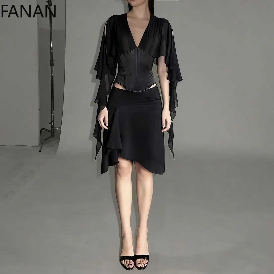 Women's Y2K Black Mesh Patchwork Bow Tie Short Sleeve T-Shirt and Asymmetrical Skirt Set 2 Piece Grunge Going Out Outfit
Women's Y2K Black Mesh Patchwork Bow Tie Short Sleeve T-Shirt and Asymmetrical Skirt Set 2 Piece Grunge Going Out Outfit