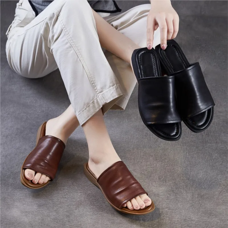 2026 Summer New Retro Outerwear Slippers Genuine Leather Soft Soled Peep Toed Flat Women's Slides
2026 Summer New Retro Outerwear Slippers Genuine Leather Soft Soled Peep Toed Flat Women's Slides