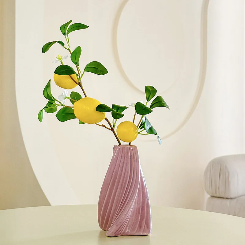 Ins Nordic High-grade Lily Rotating Cross Vase Creative Simulation Flower High-grade Living Room Entrance Desktop Decoration
Ins Nordic High-grade Lily Rotating Cross Vase Creative Simulation Flower High-grade Living Room Entrance Desktop Decoration
