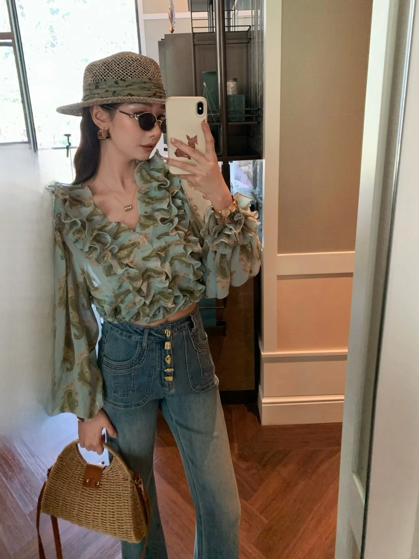 New Dadada Fashionable Lotus Leaf Collar Shirt Women's Stylish Beautiful Anti-Aging Breathable Polyester Fiber Long Sleeve V-...
New Dadada Fashionable Lotus Leaf Collar Shirt Women's Stylish Beautiful Anti-Aging Breathable Polyester Fiber Long Sleeve V-...