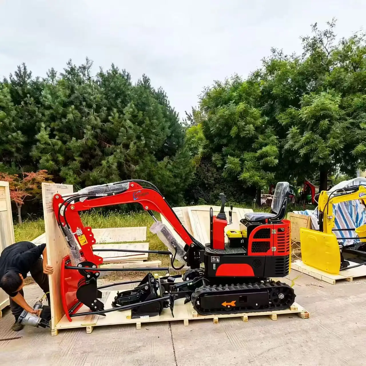 Mini Excavator 1 Ton EURO 5 Kubota Engine 1.8 Ton Crawler Home Digger 3 T Yanmar Bagger Farm for Sale Customized 2 Ton Machine
Mini Excavator 1 Ton EURO 5 Kubota Engine 1.8 Ton Crawler Home Digger 3 T Yanmar Bagger Farm for Sale Customized 2 Ton Machine