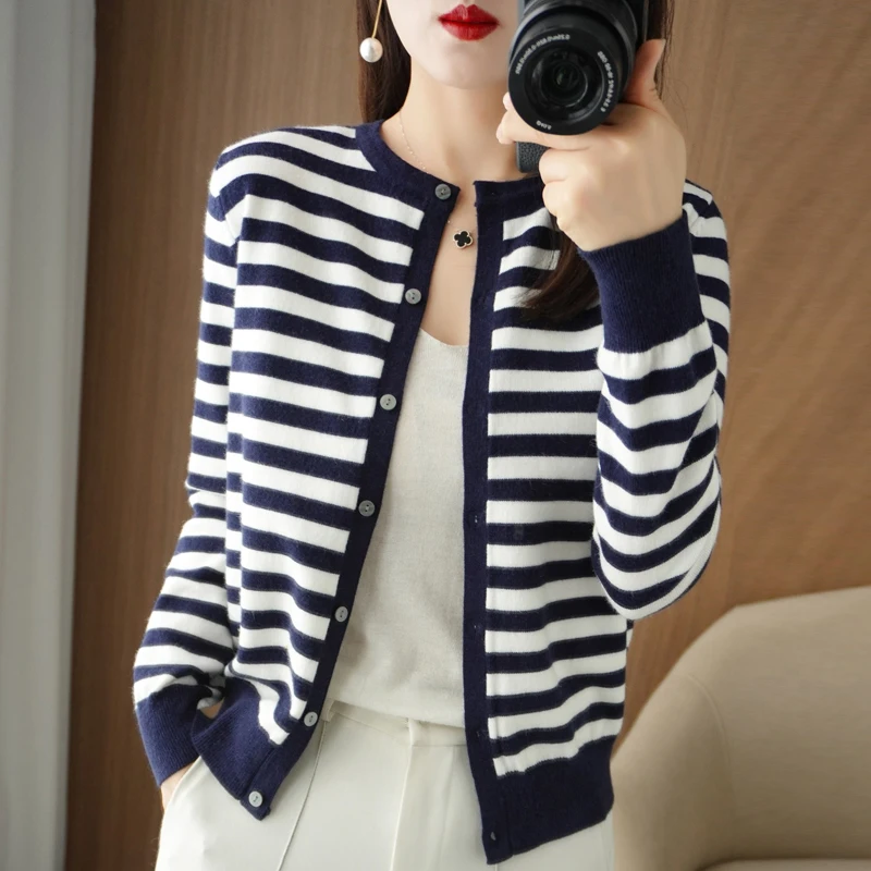 Striped Long Sleeve Knitted Cardigan Women's Short Coat Round Neck Sweater Fashionable Western Style Aging Loose Outer Wear New
Striped Long Sleeve Knitted Cardigan Women's Short Coat Round Neck Sweater Fashionable Western Style Aging Loose Outer Wear New