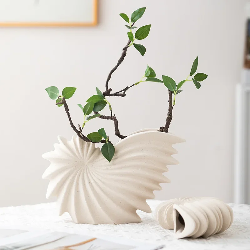 Ceramic Vase Conch Shell Bivalve Shell Flower Vase Floral Accessory Ceramic Handicraft Vases Home Decoration Accessories
Ceramic Vase Conch Shell Bivalve Shell Flower Vase Floral Accessory Ceramic Handicraft Vases Home Decoration Accessories