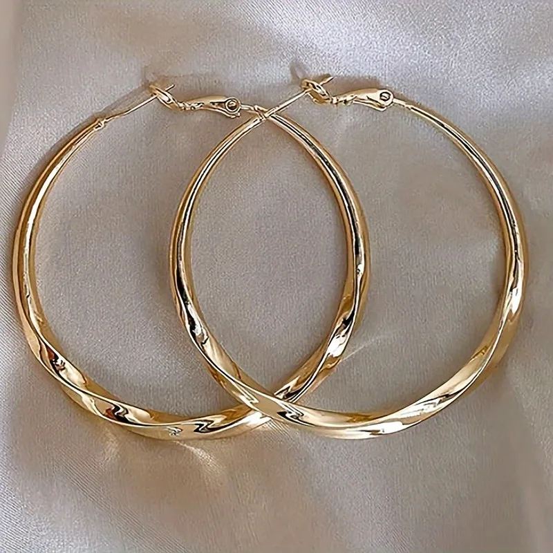 Hot SellingVintage Elegant Style Round Hollow Circle Earrings for Women
Hot SellingVintage Elegant Style Round Hollow Circle Earrings for Women