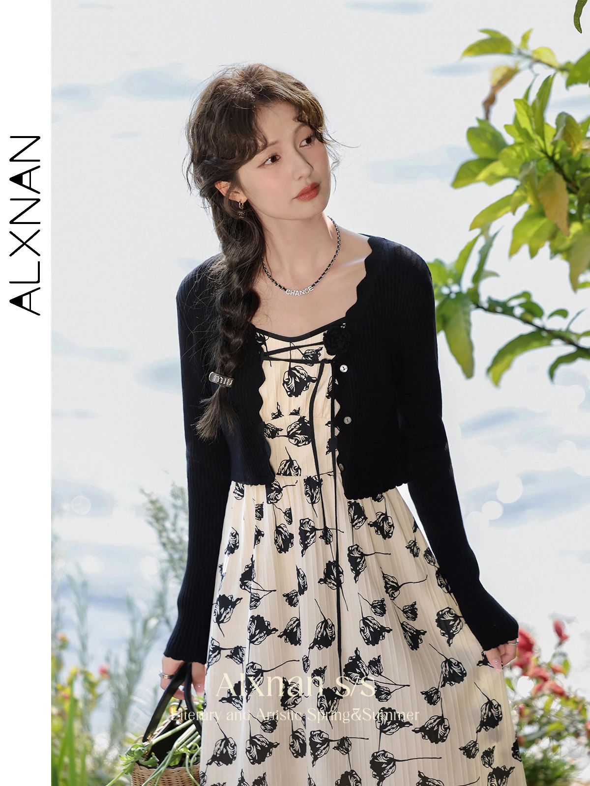 ALXNAN Womens Black Crop Cardigan 2024 Spring Elegant Fashion Single Breasted Extra Long Sleeve Knit Tops Female Knitwear L33729
ALXNAN Womens Black Crop Cardigan 2024 Spring Elegant Fashion Single Breasted Extra Long Sleeve Knit Tops Female Knitwear L33729