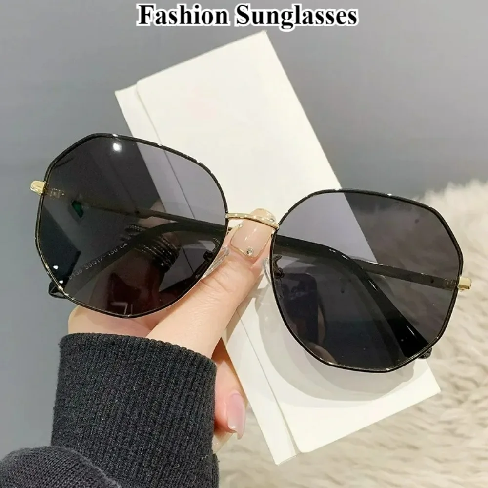 2025 Hot Sale Sunglasses for Women Men Metal Frame Trendy Glasses Shades UV400 Protection Outdoor Eyewear Travel Essentials
2025 Hot Sale Sunglasses for Women Men Metal Frame Trendy Glasses Shades UV400 Protection Outdoor Eyewear Travel Essentials