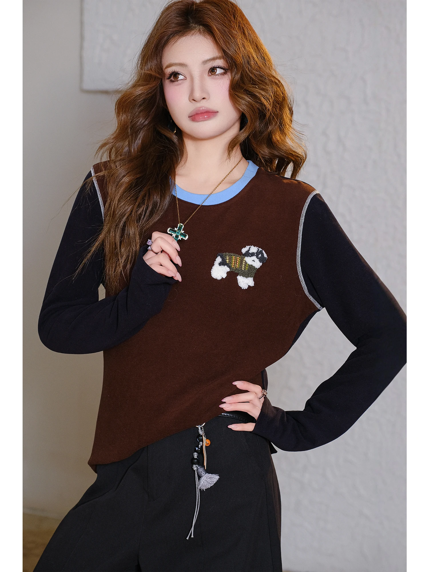 Футболка MIUCO в американском повседневном стиле с цветными вставками, вышивкой, длинным рукавом, женский топ, влагоотводящая, дышащая
Футболка MIUCO в американском повседневном стиле с цветными вставками, вышивкой, длинным рукавом, женский топ, влагоотводящая, дышащая