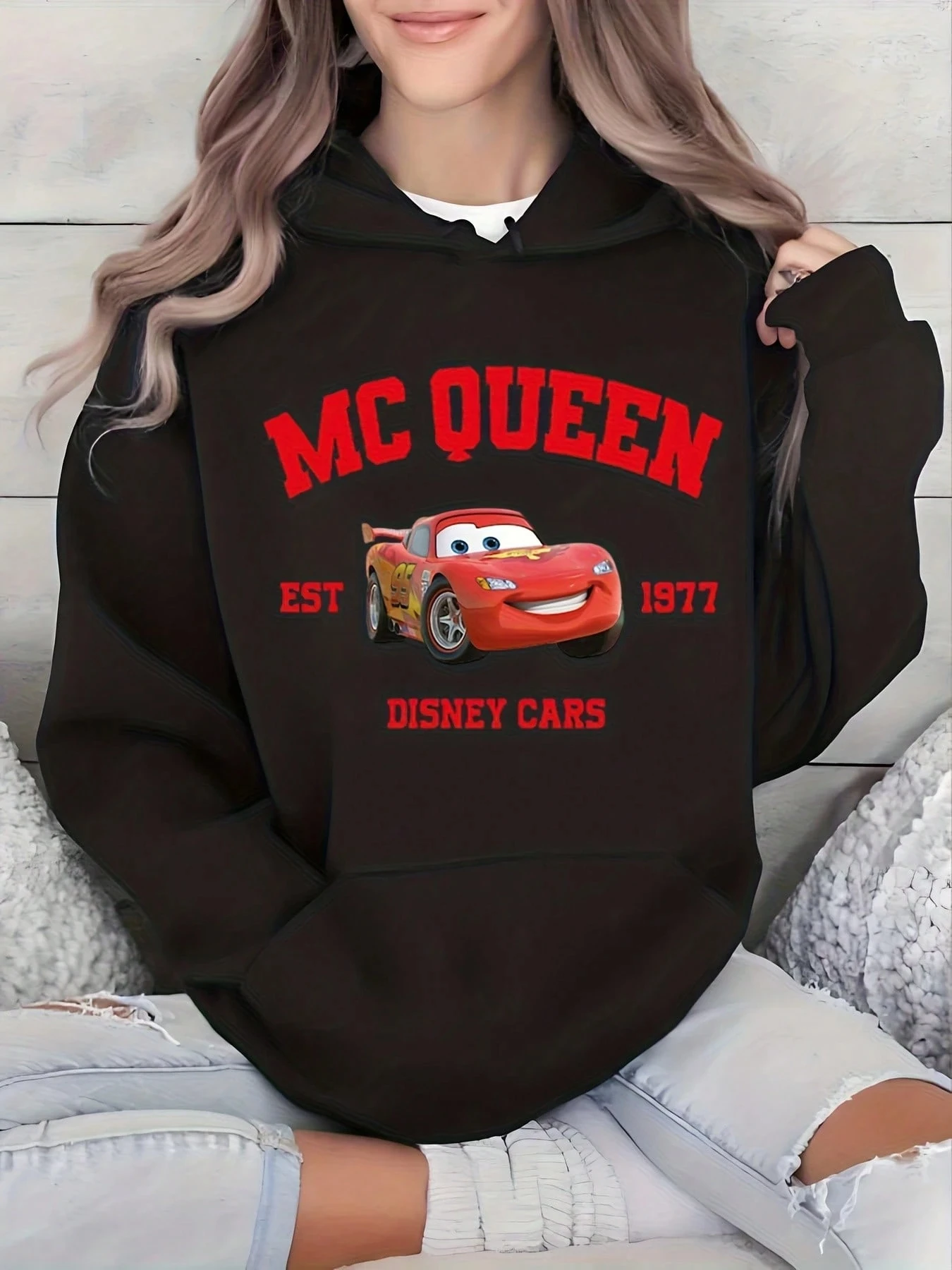 Женская толстовка с капюшоном Disney Cars Lightning McQueen, осенне-зимняя флисовая толстовка с капюшоном, уличная одежда унисекс, свободная повседневная одежда большого размера
Женская толстовка с капюшоном Disney Cars Lightning McQueen, осенне-зимняя флисовая толстовка с капюшоном, уличная одежда унисекс, свободная повседневная одежда большого размера
