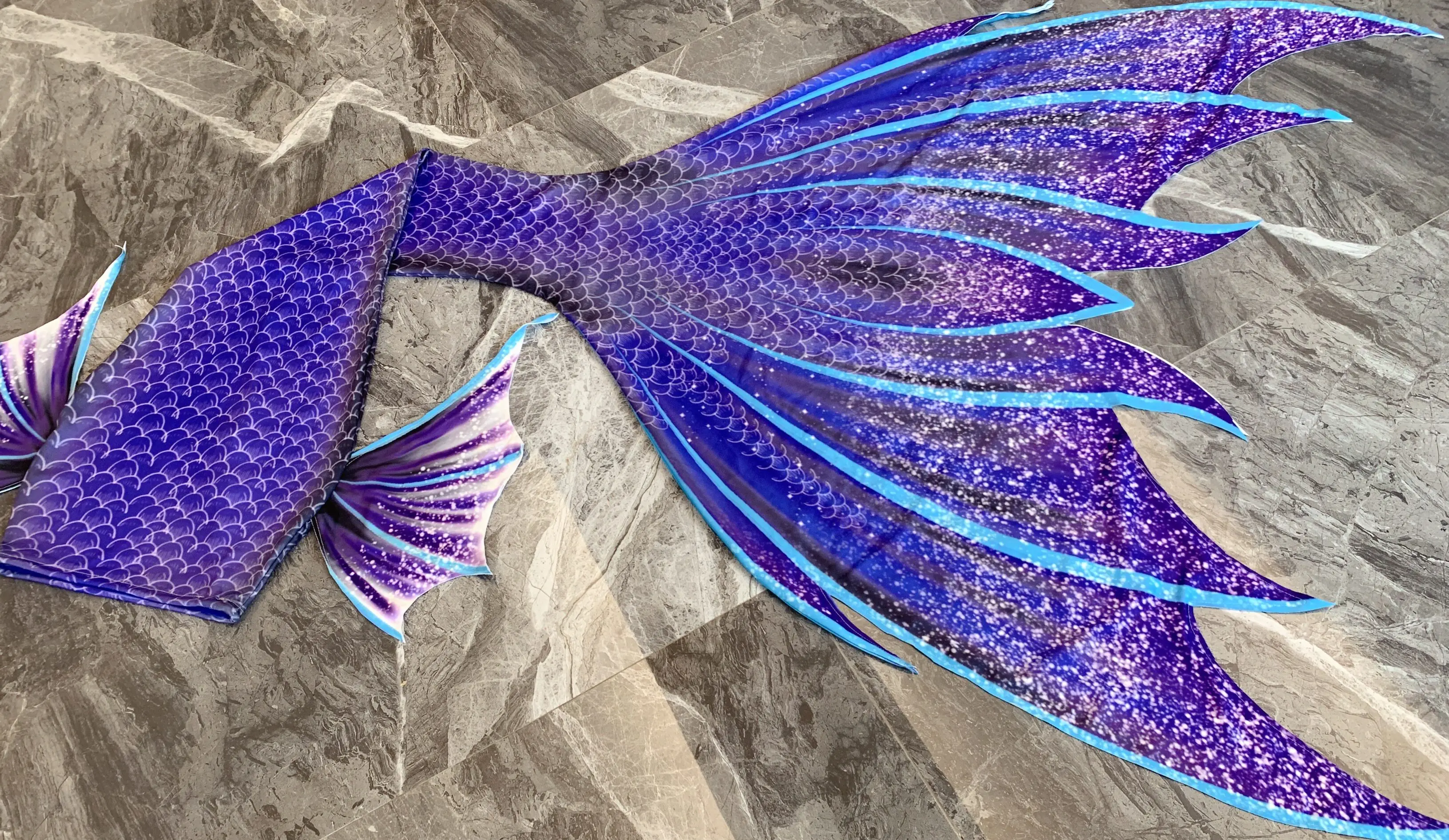 Original Colorful Mermaid Tail Swimsuit Aquarium Shooting Performance Fish Skin Adult Tailored Mermaid Tail
Original Colorful Mermaid Tail Swimsuit Aquarium Shooting Performance Fish Skin Adult Tailored Mermaid Tail