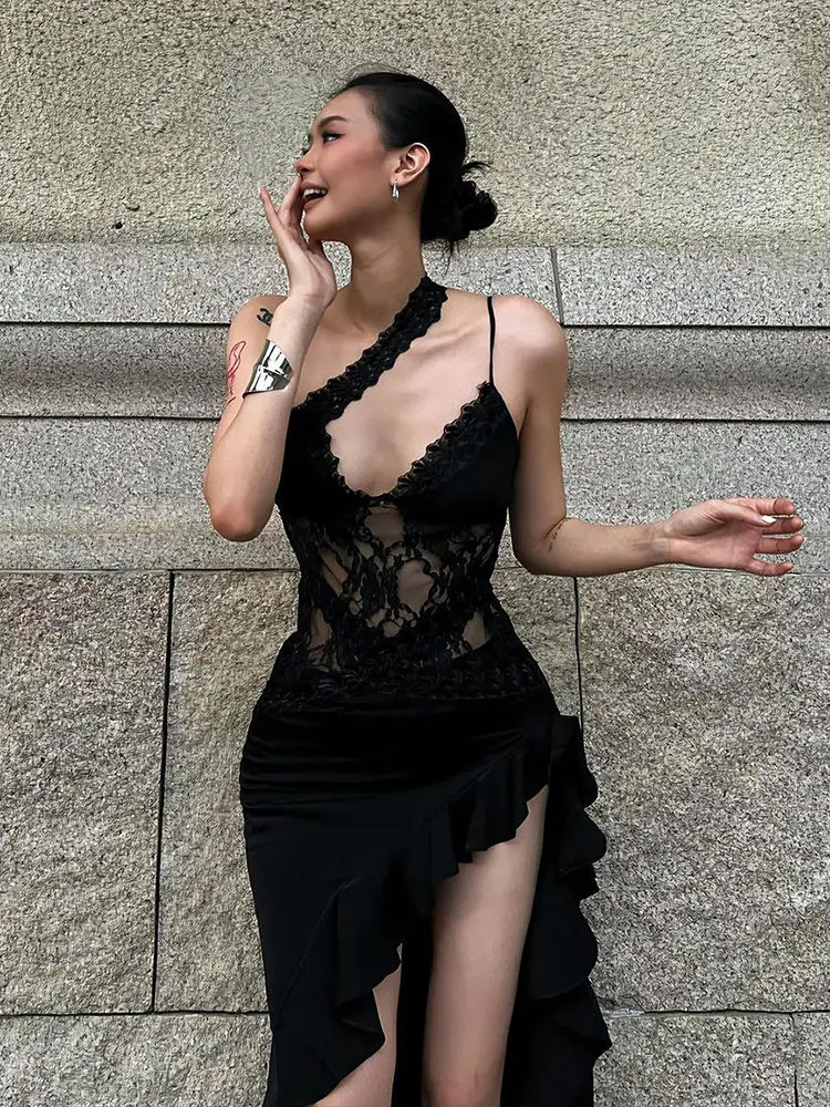 Women Black Gothic Irregular Hook Flower Hollow Spicy Camisole Dress Female Waisted Slim Lace Vent Hot Y2k Trendy Sheer Dress
Women Black Gothic Irregular Hook Flower Hollow Spicy Camisole Dress Female Waisted Slim Lace Vent Hot Y2k Trendy Sheer Dress