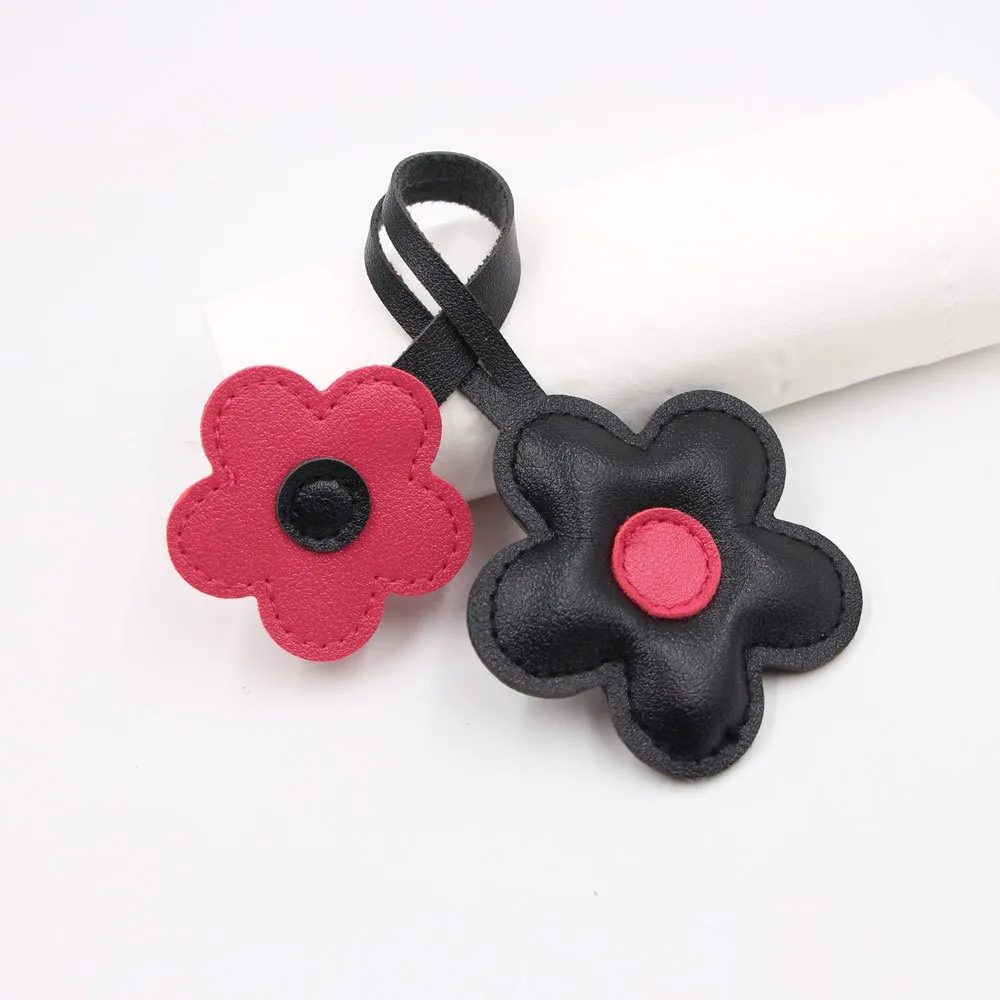 PU Leather Sunflower Bag Pendant Car Keyring Contrasting Five Petal Flower Keychain Fashion Cartoon Bag Pendant Bag Ornament
PU Leather Sunflower Bag Pendant Car Keyring Contrasting Five Petal Flower Keychain Fashion Cartoon Bag Pendant Bag Ornament