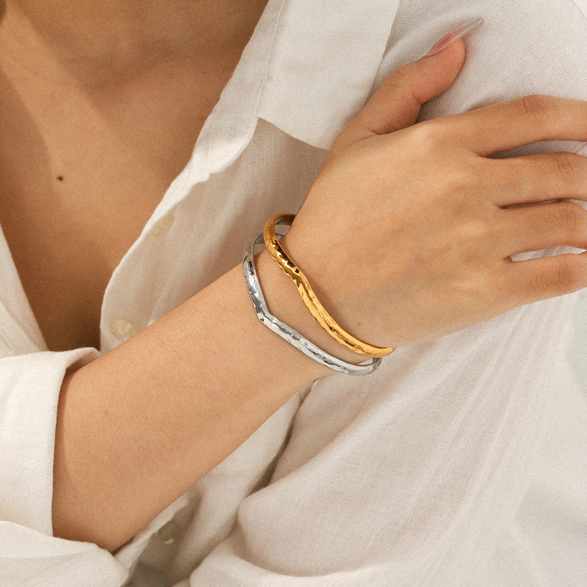 Huang Chao Fashion Women Stainless Steel Luxury Earrings 18k Gold Plated Earrings Wholesale Waterproof Pie Daily Gifts
Huang Chao Fashion Women Stainless Steel Luxury Earrings 18k Gold Plated Earrings Wholesale Waterproof Pie Daily Gifts