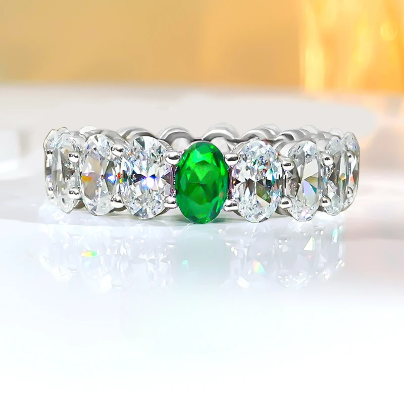 Fashionable and luxurious egg shaped 925 sterling silver diamond ring set with high carbon diamonds, niche wedding jewelry
Fashionable and luxurious egg shaped 925 sterling silver diamond ring set with high carbon diamonds, niche wedding jewelry