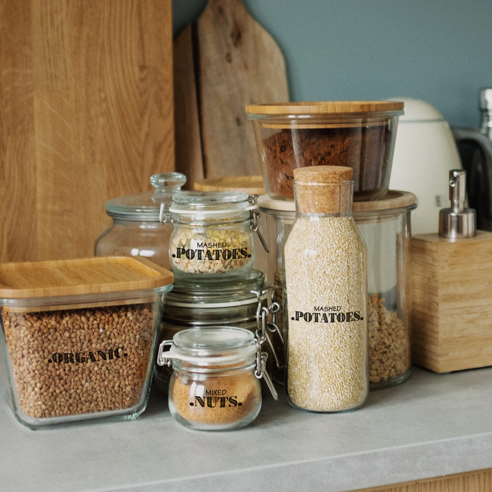 Набор из 6 этикеток для пищевых продуктов из натуральной бумаги, безвредные, для кладовой, выпечки, хранения, гладкая поверхность, легко клеятся, не выцветают
Набор из 6 этикеток для пищевых продуктов из натуральной бумаги, безвредные, для кладовой, выпечки, хранения, гладкая поверхность, легко клеятся, не выцветают