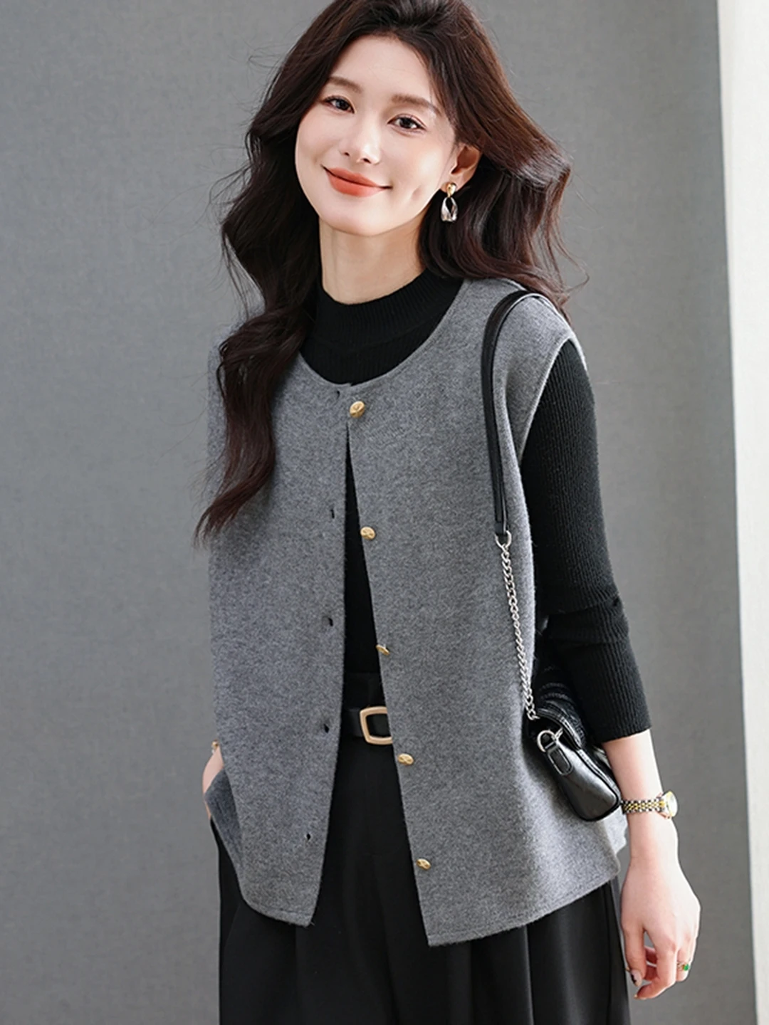 Весна 2026: Женский вязаный жилет-кардиган с круглым вырезом, мягкий, удобный, тонкой вязки, для повседневной носки
Весна 2026: Женский вязаный жилет-кардиган с круглым вырезом, мягкий, удобный, тонкой вязки, для повседневной носки