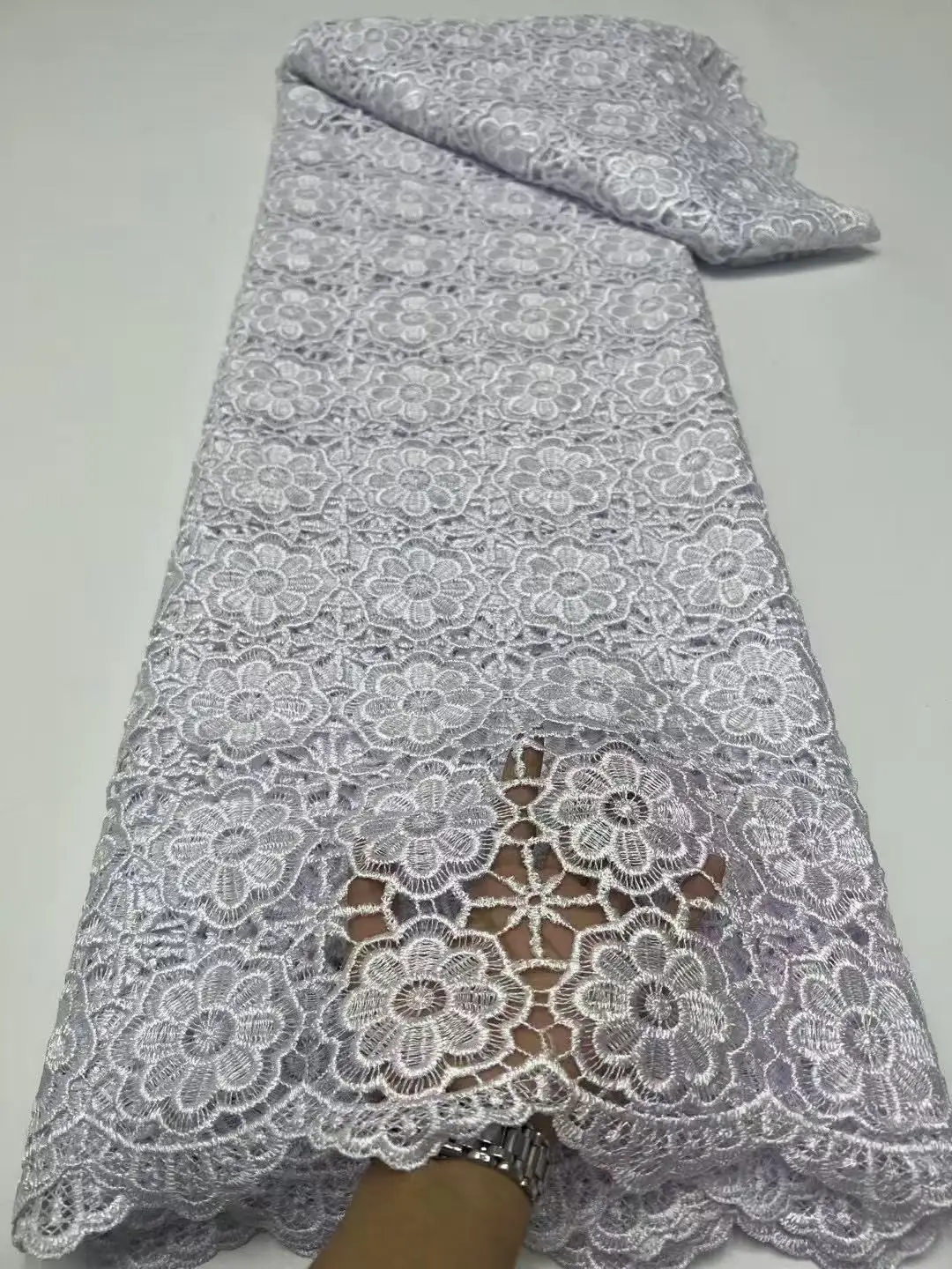 hot sale AFrican white color Embroidery High Quality With Gorgeous Pattern FAbric French Tulle Net Fabric Sewing dress
hot sale AFrican white color Embroidery High Quality With Gorgeous Pattern FAbric French Tulle Net Fabric Sewing dress