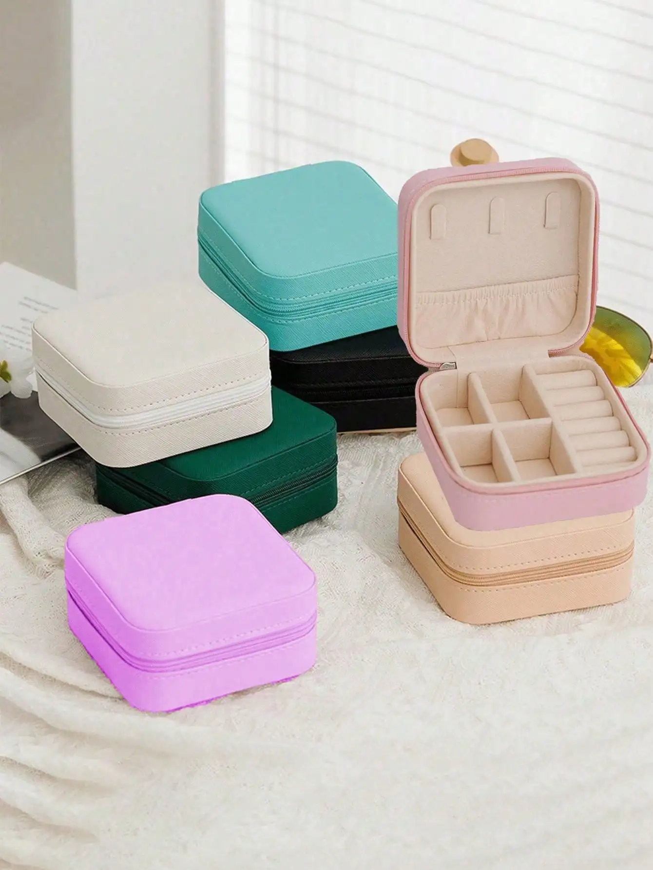 1pc Transparent Jewelry Organizer Box, Mother's Day Gift, 3-Tier Drawer Storage For Earrings, Rings, Necklaces, Bracelets, Pendants, Birthday & Anniversary Present, Display Case
1pc Transparent Jewelry Organizer Box, Mother's Day Gift, 3-Tier Drawer Storage For Earrings, Rings, Necklaces, Bracelets, Pendants, Birthday & Anniversary Present, Display Case