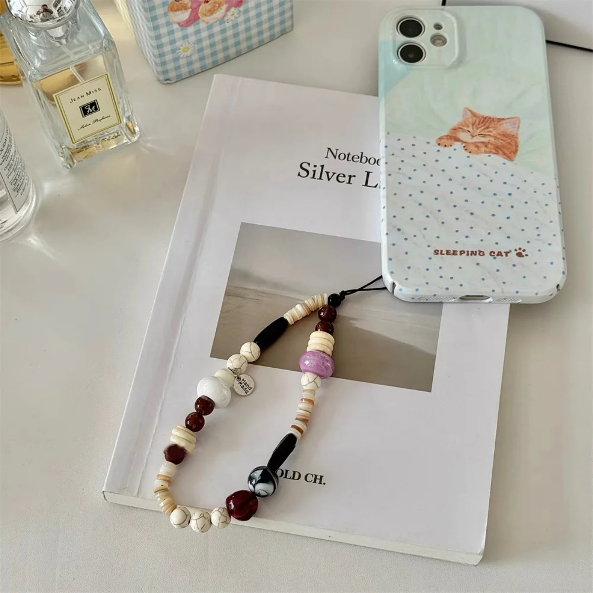 Small Niche Design Of Mobile Phone Chain, Contrasting Color Bead, Mobile Phone Chain Hanging Rope, CCD Camera Hanging Chain
Small Niche Design Of Mobile Phone Chain, Contrasting Color Bead, Mobile Phone Chain Hanging Rope, CCD Camera Hanging Chain