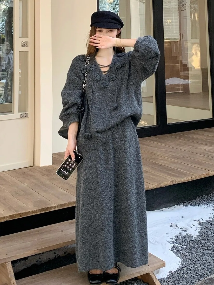 Large Size Women's Autumn Winter Knitted Sweater And Skirt Set with 3D Flower Design High Waist Long Dress Fashion Set
Large Size Women's Autumn Winter Knitted Sweater And Skirt Set with 3D Flower Design High Waist Long Dress Fashion Set