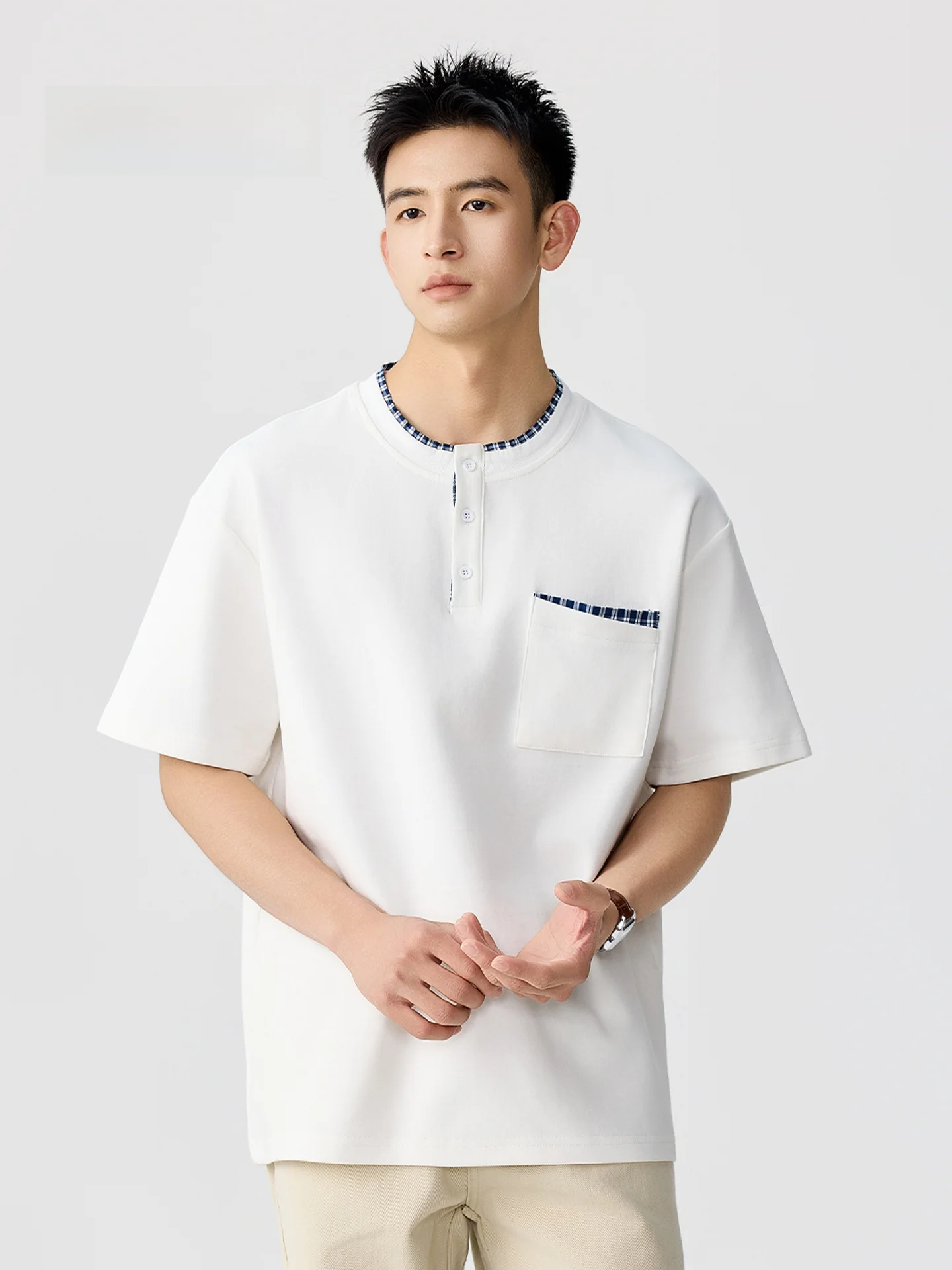 Mmoptop American Style Casual Loose Fit Men's T-Shirt with Plaid Splicing Short Sleeve Henry Collar Breathable Comfortable
Mmoptop American Style Casual Loose Fit Men's T-Shirt with Plaid Splicing Short Sleeve Henry Collar Breathable Comfortable