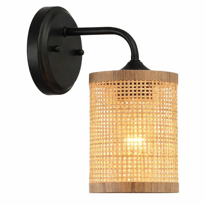 Rustic Rattan Wall Sconce with Natural Wicker Shade
Rustic Rattan Wall Sconce with Natural Wicker Shade