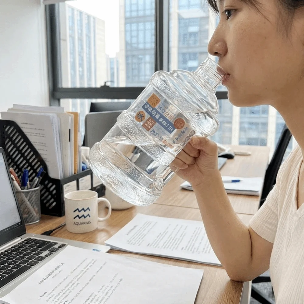 Leak-proof Fitness Water Bottle 630ml Capacity Ergonomic Grip Sports Water Bottle High Temperature Resistance Thickened Body
Leak-proof Fitness Water Bottle 630ml Capacity Ergonomic Grip Sports Water Bottle High Temperature Resistance Thickened Body