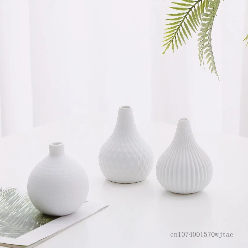 Nordic Style Ceramic White Vase, Modern Home Decoration, Living Room, Bedroom, Study, Dining Table, Minimalist, Geometric Shape
Nordic Style Ceramic White Vase, Modern Home Decoration, Living Room, Bedroom, Study, Dining Table, Minimalist, Geometric Shape