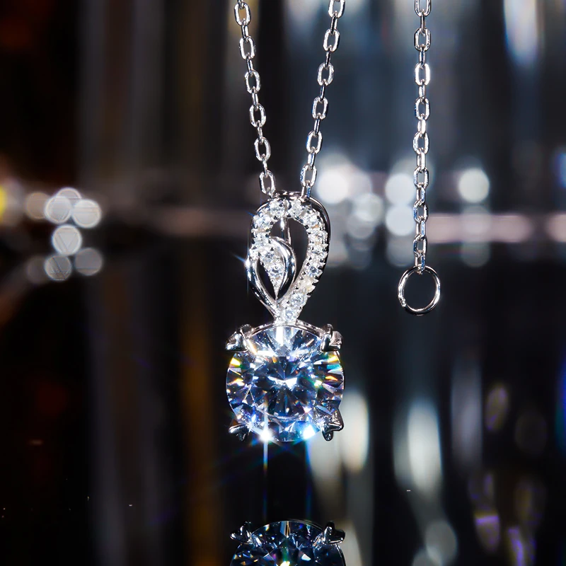 925 Sterling Silver Round Cubic Zirconia Diamond 4 Prongs Angel Pendant Luxury Necklace For Women Wedding Dinner Fine Jewelry
925 Sterling Silver Round Cubic Zirconia Diamond 4 Prongs Angel Pendant Luxury Necklace For Women Wedding Dinner Fine Jewelry
