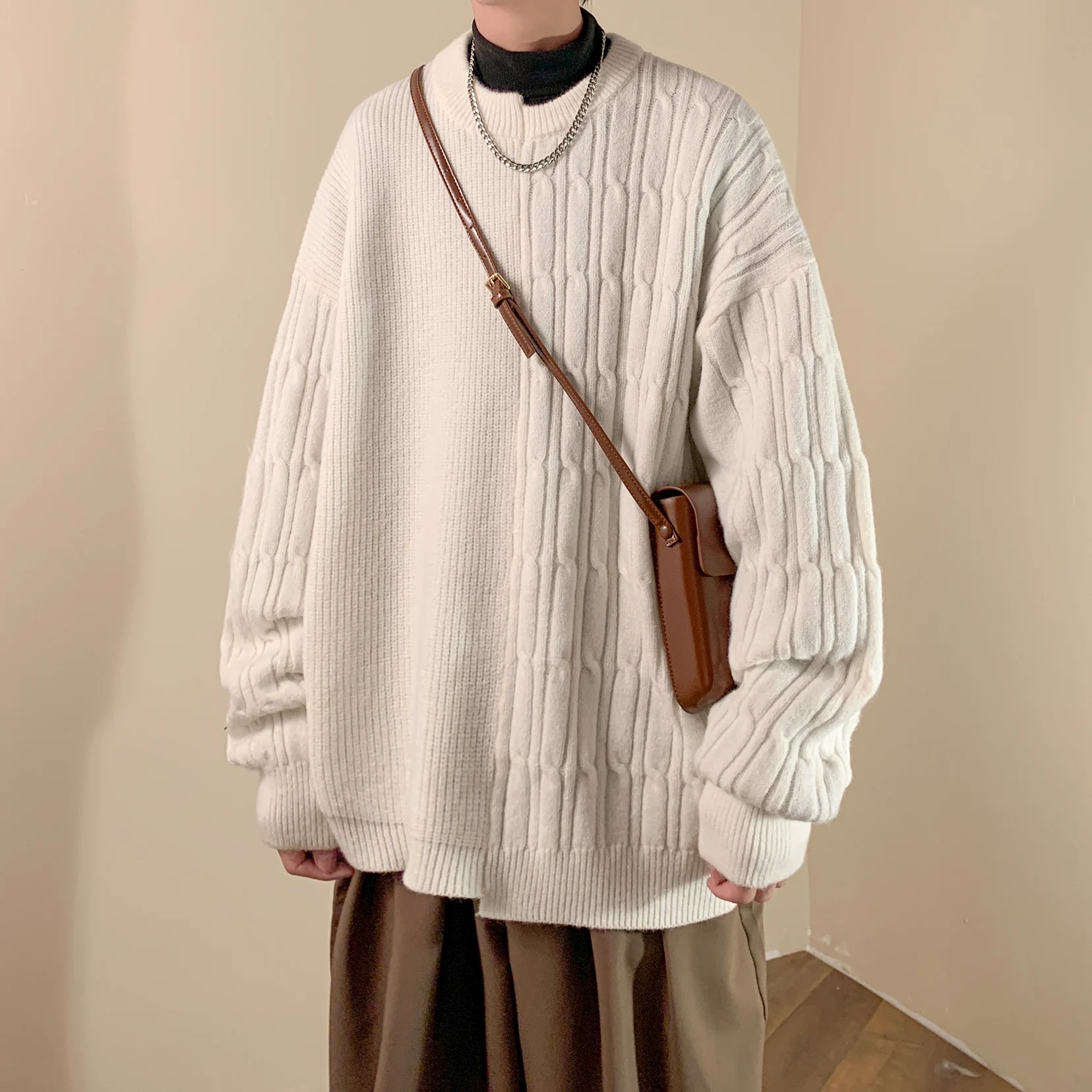 Loose Men's Knitted Sweater Autumn Winter American Retro Lazy Twist Splicing Line irt Boy Casual Thiened Long Sve roun...
Loose Men's Knitted Sweater Autumn Winter American Retro Lazy Twist Splicing Line irt Boy Casual Thiened Long Sve roun...