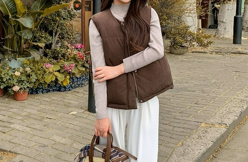Corduroy Vest for Women Short Style 2025 New Autumn and Winter Loose Down Cotton Versatile Sleeveless Jacket
Corduroy Vest for Women Short Style 2025 New Autumn and Winter Loose Down Cotton Versatile Sleeveless Jacket