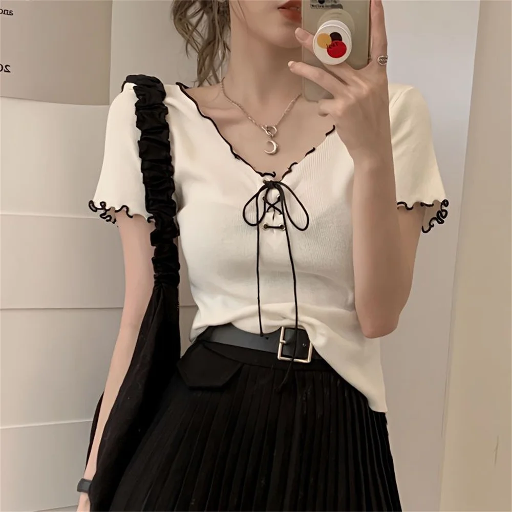 2025 New Summer Hot Sales French Fashion White V-neck Short Top Slim Knitted Short-sleeved T-shirt For Women Solid Ladies Tees
2025 New Summer Hot Sales French Fashion White V-neck Short Top Slim Knitted Short-sleeved T-shirt For Women Solid Ladies Tees