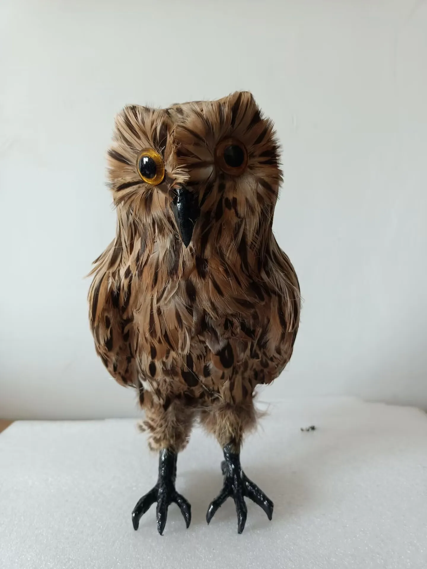 new simulation foam&feather brown owl bird model garden decoration gift about 30cm xf2847
new simulation foam&feather brown owl bird model garden decoration gift about 30cm xf2847