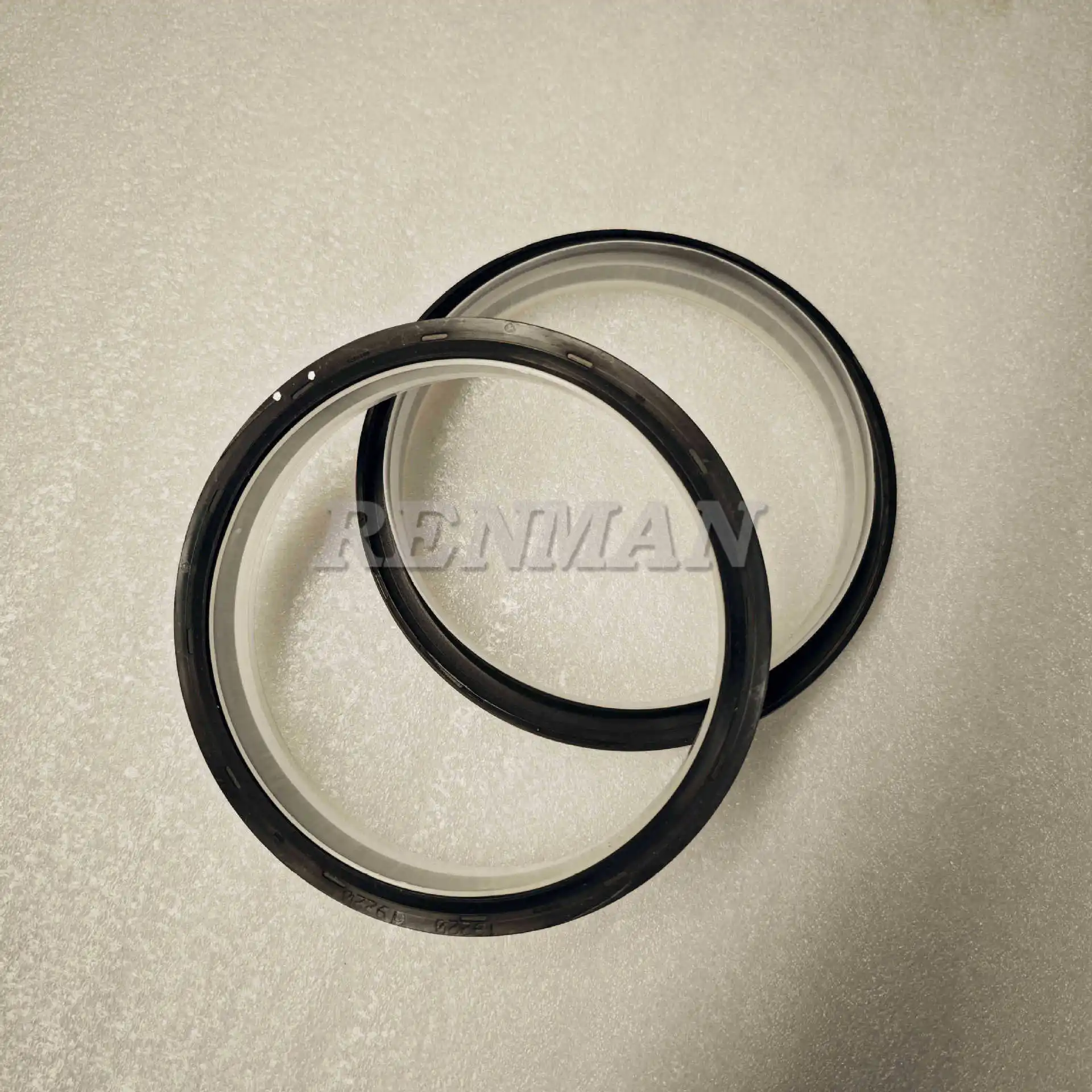 Construction machinery engine crankshaft oil seal 5259499 for Cummins QSB crankshaft rear oil seal assembly 3933262
Construction machinery engine crankshaft oil seal 5259499 for Cummins QSB crankshaft rear oil seal assembly 3933262