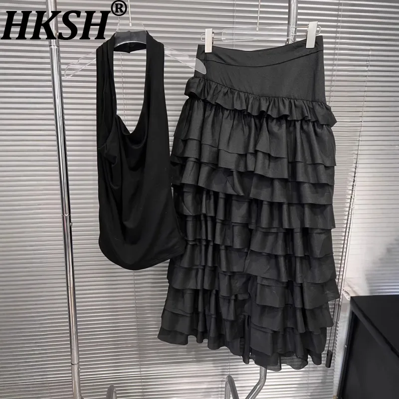 HKSH 2026 Spring Summer New Women Sexy Set Solid Color Halter V-Neck Vest Tank Top Multi-layer Ruffled A-line Skirt Chic HK19134
HKSH 2026 Spring Summer New Women Sexy Set Solid Color Halter V-Neck Vest Tank Top Multi-layer Ruffled A-line Skirt Chic HK19134