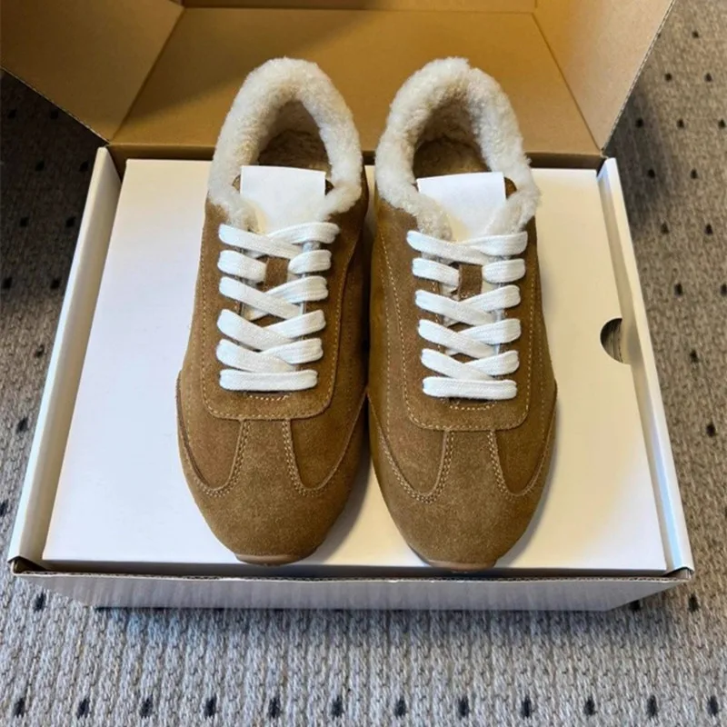 Lamb wool moral training shoes for women, genuine leather flat bottom casual fur integrated warm Forrest Gump shoes for men
Lamb wool moral training shoes for women, genuine leather flat bottom casual fur integrated warm Forrest Gump shoes for men