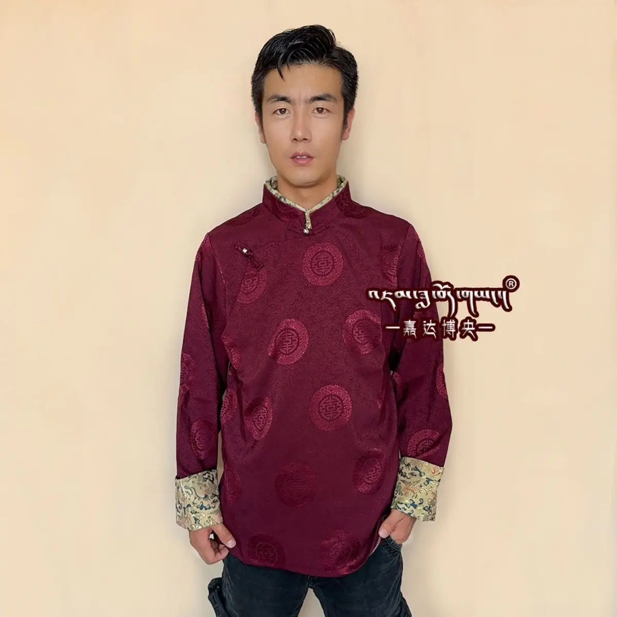 Tibetan Men's Clothing Shirt Jacquard Four Seasons Costumes Ethnic Cuff Stand Collar Top
Tibetan Men's Clothing Shirt Jacquard Four Seasons Costumes Ethnic Cuff Stand Collar Top